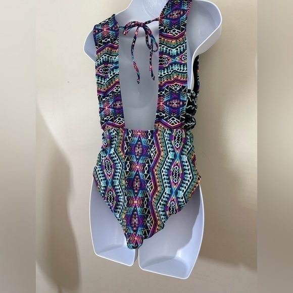 No Bounderies sz lg 11-13 jr swimsuit  beautiful style looks top quality - Picture 8 of 13